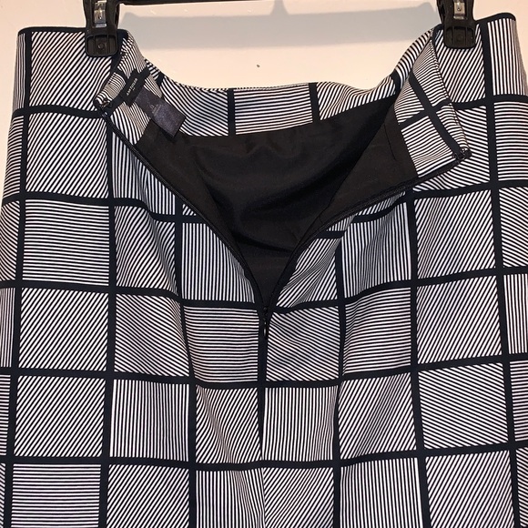 Ann Taylor Monochrome Checkered Pencil Skirt - Picture 8 of 10